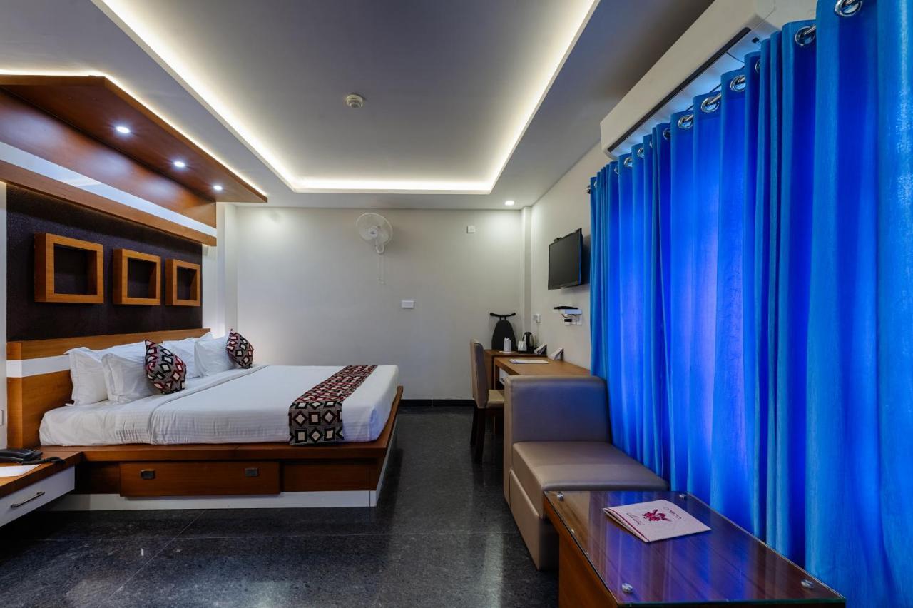 Hotel Vidya Residency à Thrissur Extérieur photo